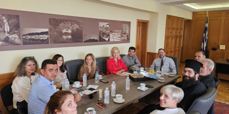 ΠΕΡΙΦΕΡΕΙΑ ΔΥΤΙΚΗΣ ΕΛΛΑΔΑΣ: Συνάντηση της Αντιπεριφερειάρχη, Γεωργίας Ντάτσικα, με εκπροσώπους των Μ.Φ.Η και των Κοινωνικών Δομών για ΑμεΑ