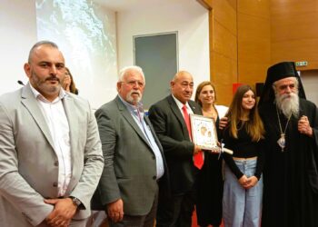 ΔΗΜΟΣ ΗΛΙΔΑΣ: Ανακήρυξε σε επίτιμο δημότη τον Ανδρέα Θεοδοσίου, πρόεδρο του Συνδέσμου ασυνόδευτων παιδιών από την Κύπρο που φιλοξενήθηκαν το 1974