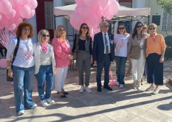 Ο ροζ χείμαρρος της ελπίδας πλημμύρισε τη Γαστούνη
