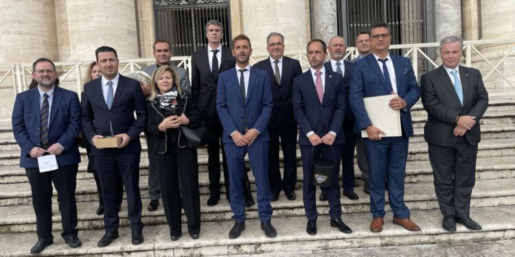 ΔΗΜΟΣ ΑΝΔΡΑΒΙΔΑΣ – ΚΥΛΛΗΝΗΣ: Σε Ρώμη και Βατικανό ο Δήμαρχος Γιάννης Λέντζας