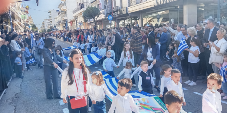 ΔΗΜΟΣ ΗΛΙΔΑΣ: Τίμησε με μία λαμπρή παρέλαση το Έπος του 40′