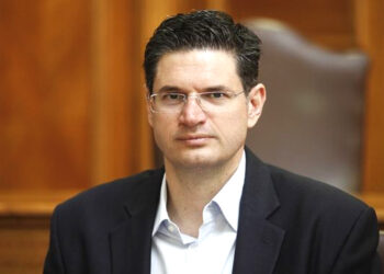 ΔΙΟΝΥΣΗΣ ΚΑΛΑΜΑΤΙΑΝΟΣ στον Αντ1 και στο Open: “Φως και δικαιοσύνη για την τραγωδία των Τεμπών”