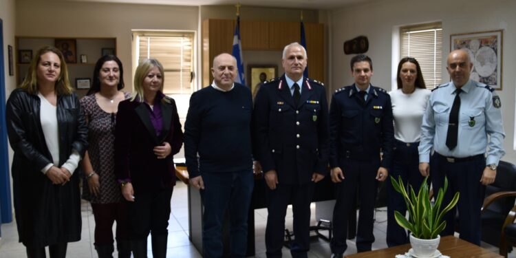 Επίσκεψη Ειδικού Γραμματέα Προστασίας των Ζώων Συντροφιάς στη Διεύθυνση Αστυνομίας Ηλείας