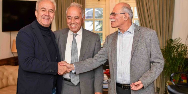 ΚΩΝΣΤΑΝΤΙΝΟΣ ΛΕΒΕΝΤΗΣ: Εποικοδομητική συνάντηση στο Λάτσειο Δημοτικό Μέγαρο με τον Δήμαρχο Στάθη Καννή