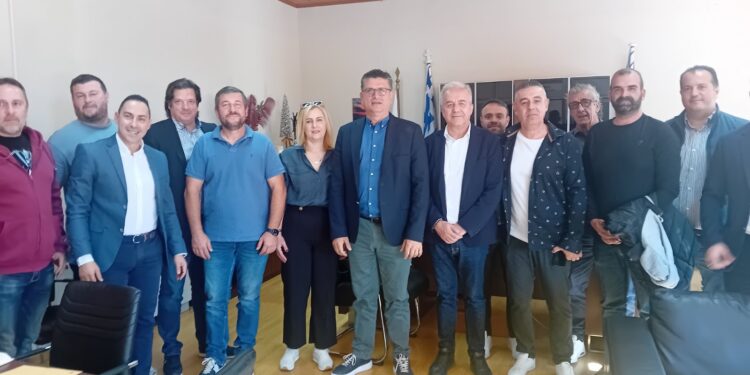 ΚΩΣΤΑΣ ΛΕΒΕΝΤΗΣ: Συνάντηση με τον Δήμαρχο Ανδραβίδας – Κυλλήνης Γιάννη Λέντζα