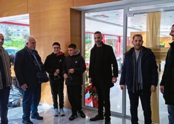 Τα κάλαντα της Πρωτοχρονιάς έψαλαν στο Δήμαρχο Ήλιδας μαθητές και μαθήτριες της Αμαλιάδας