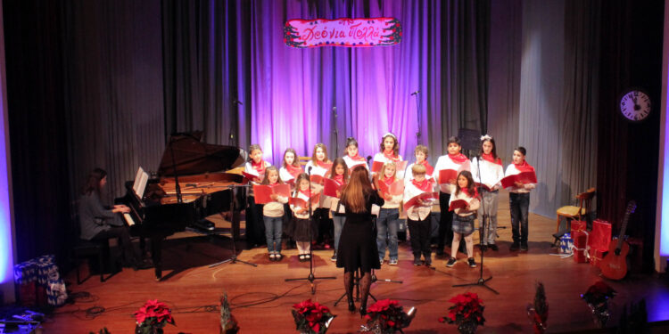 ΕΛΛΗΝΙΚΟ ΩΔΕΙΟ ΠΥΡΓΟΥ – ΜΟΥΣΙΚΟΣ ΣΥΛΛΟΓΟΣ “ΟΡΦΕΥΣ”: Χριστουγεννιάτικη εκδήλωση