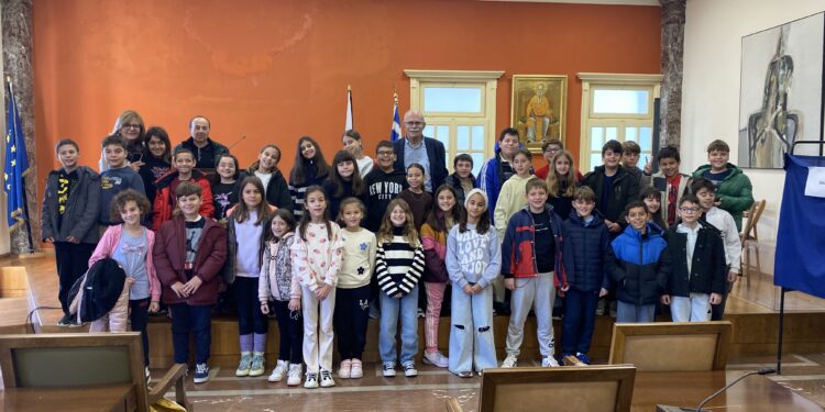 ΔΗΜΟΣ ΠΥΡΓΟΥ: Οι μαθητές του 2ου Δημοτικού Σχολείου έθεσαν στον Δήμαρχο τα προβλήματα του σχολείου τους