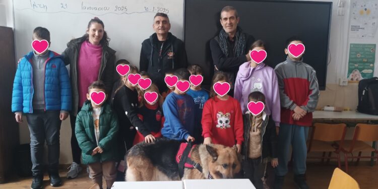 ΔΗΜΟΤΙΚΟ ΝΗΠΙΑΓΩΓΕΙΟ ΛΑΜΠΕΙΑΣ: Η Lexi “έκλεψε”  τις καρδιές των παιδιών (φωτος)