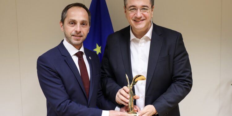 Τουρισμός και ανάπτυξη στο επίκεντρο της συνάντησης Παναγιωτόπουλου – Τζιτζικώστα στις Βρυξέλλες