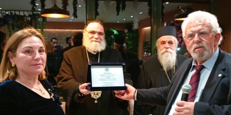 ΔΗΜΟΣ ΗΛΙΔΑΣ: τίμησε τον Μητροπολίτη Ταμασού και Ορεινής Κύπρου, σε ανταπόδοση της φιλοξενίας των Ηλείων αιρετών τον περασμένο Νοέμβριο