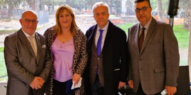 ΔΗΜΟΣ ΗΛΙΔΑΣ: Τιμήθηκε από τη Λέσχη Αρχιμαγείρων Πελοποννήσου και Δυτικής Ελλάδας για τη συνεργασία τους στα μεγάλα Φεστιβάλ