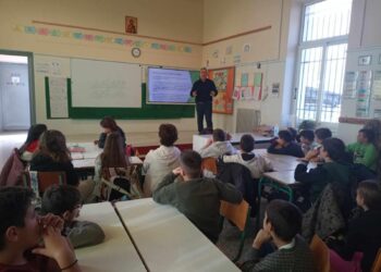 ΔΗΜΟΣ ΠΥΡΓΟΥ: Δημιουργική συνάντηση στελεχών του Γραφείου Εθελοντισμού με τους μαθητές του 8ου Δημοτικού Σχολείου 