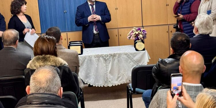 Με ευχές για ενδυνάμωση του αποτελεσματικού έργου και βραβεύσεις σε ανθρώπους που πρόσφεραν η κοπή πίτας του Κέντρου Πρόληψης  “Παρεμβάσεις”