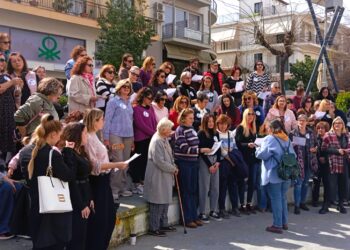 ΔΗΜΟΣ ΗΛΙΔΑΣ: Οι γυναίκες της Αμαλιάδας τραγούδησαν “ΔΙΧΩΣ ΦΟΒΟ”