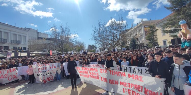ΠΥΡΓΟΣ: Λαοθάλασσα Μνήμης για τις 57 ψυχές των Τεμπών
