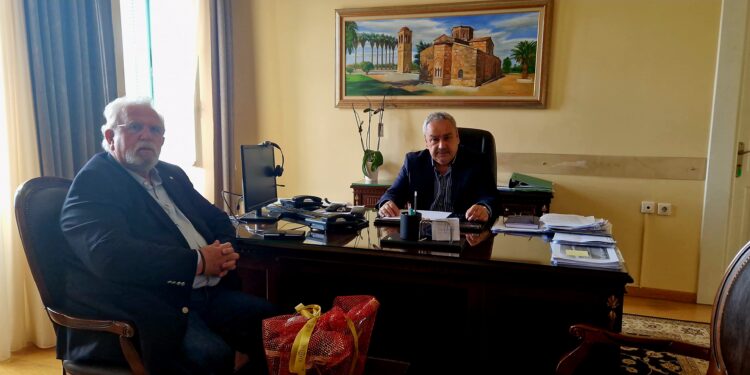 ΔΗΜΟΣ ΠΗΝΕΙΟΥ: Συνάντηση Δημάρχου Αλ. Καστρινού με τον Δήμαρχο Ήλιδας Χρ. Χριστοδουλόπουλο