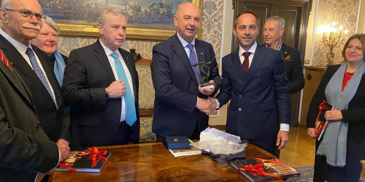 ΔΗΜΟΣ ΑΡΧΑΙΑΣ ΟΛΥΜΠΙΑΣ: Στην Ιταλία ο Δήμαρχος Α. Παναγιωτόπουλος με την “Επειών Γη”, για την εξωστρέφεια των ηλείων παραγωγών και ηλειακών επιχειρήσεων!