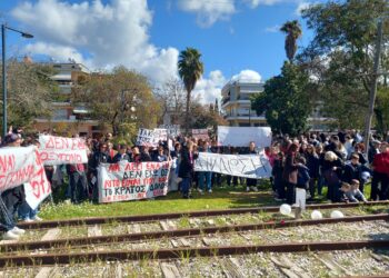 ΑΜΑΛΙΑΔΑ: Χιλιάδες πολίτες ζήτησαν δικαιοσύνη για τα Τέμπη