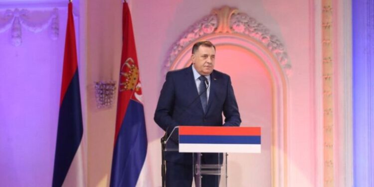 “Ποιοι και γιατί διώκουν τον Μίλοραντ Ντόντικ”