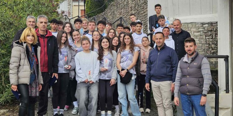 ΔΗΜΟΣ ΖΑΧΑΡΩΣ: Θερμή Υποδοχή και Βράβευση των Πρωταθλητών του Λυκείου Ζαχάρως