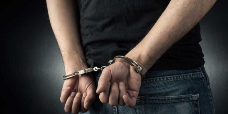 ΓΑΣΤΟΥΝΗ: Αφαίρεσε από αποθήκη μπαταρία από τρακτέρ