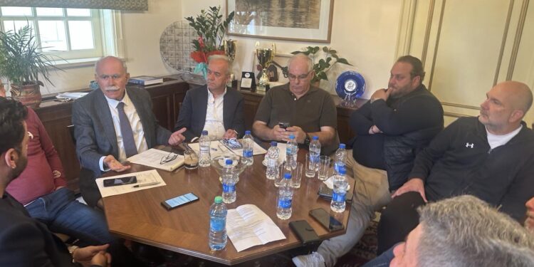Συνάντηση του Προέδρου του Επιμελητηρίου Ηλείας με τον Δήμαρχο Πύργου για παρεμβάσεις βελτίωσης της εικόνας της πόλης