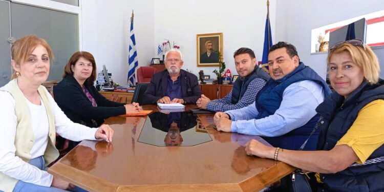 ΔΗΜΟΣ ΗΛΙΔΑΣ: Εθιμοτυπική επίσκεψη του νέου Δ.Σ. του Πολιτιστικού Συλλόγου Αυγείου “Ο Φυλέας” στον Δήμαρχο