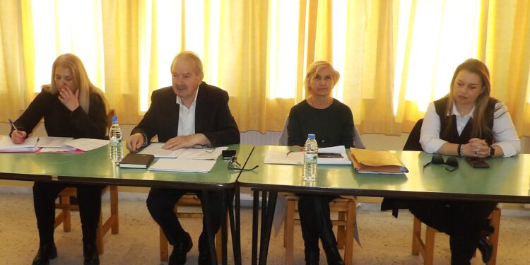 ΔΗΜΟΣ ΑΝΔΡΙΤΣΑΙΝΑΣ – ΚΡΕΣΤΕΝΩΝ: Προβληματισμός για τη μείωση προσωπικού στο Π.Κ. Κρεστένων