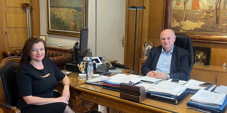 ΔΙΟΝΥΣΙΑ ΑΥΓΕΡΙΝΟΠΟΥΛΟΥ: Αναφορά στο Υπ. Αγροτικής Ανάπτυξης για την ενίσχυση των παραγωγών σταφίδας και οινοποιήσιμων σταφυλιών