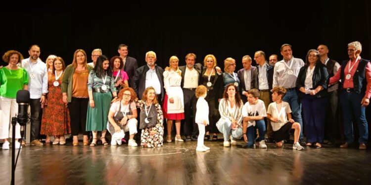 ΔΗΜΟΣ ΗΛΙΔΑΣ: Με τεράστια επιτυχία διεξήχθη το 4ο Φεστιβάλ Ερασιτεχνικού Θεάτρου Αμαλιάδας (φωτος)
