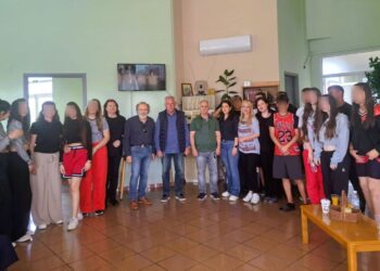 3ο ΓΥΜΝΑΣΙΟ ΑΜΑΛΙΑΔΑΣ: Οι μαθητές προχώρησαν σε Δράση Αλληλεγγύης για τους Ηλικιωμένους του Δήμου Ήλιδας