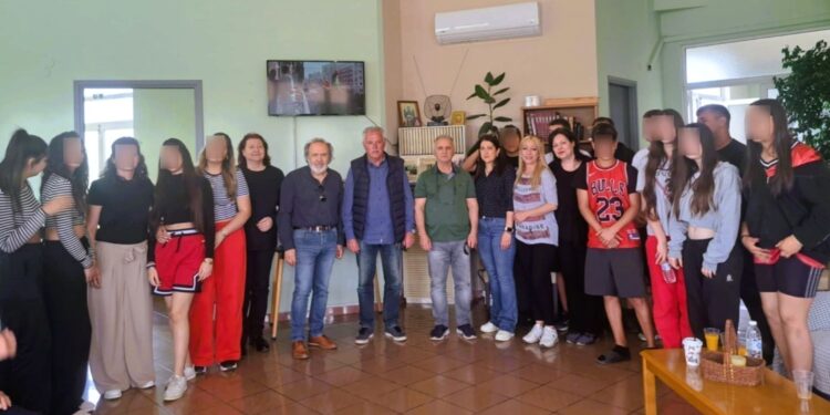 3ο ΓΥΜΝΑΣΙΟ ΑΜΑΛΙΑΔΑΣ: Οι μαθητές προχώρησαν σε Δράση Αλληλεγγύης για τους Ηλικιωμένους του Δήμου Ήλιδας