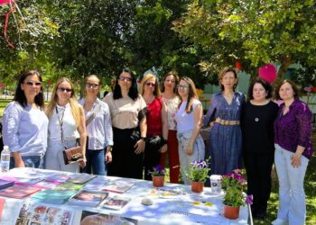 ΔΗΜΟΣ ΗΛΙΔΑΣ: Ενημερωτικό Περίπτερο για τον Μητρικό Θηλασμό στο Πάρκο Μπελογιάννη για την γιορτή της Μητέρας