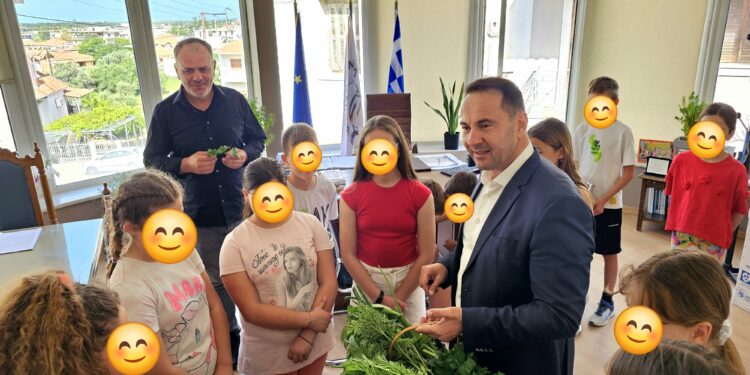 Επίσκεψη της Ε’ Τάξης του Δημοτικού Σχολείου Ζαχάρως στο Δημαρχείο