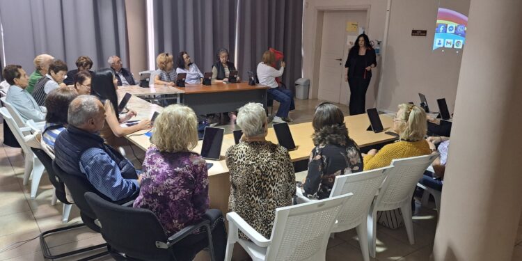 ΠΕΡΙΦΕΡΕΙΑ ΔΥΤΙΚΗΣ ΕΛΛΑΔΑΣ: Η τρίτη ηλικία στην εποχή της τεχνολογίας