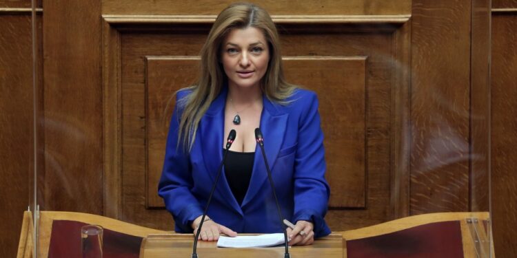 ΔΙΟΝΥΣΙΑ ΑΥΓΕΡΙΝΟΠΟΥΛΟΥ: Ερώτηση στη Βουλή για την ασφαλή πρόσβαση στους καταρράκτες της Νέδας