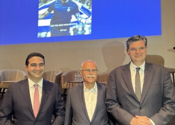 Ο Δήμαρχος Πύργου στην παρουσίαση του βιβλίου «Εμμανουήλ Καραλής: “Όταν κοιτάς από ψηλά»: “Τα όνειρα δεν μετριούνται με μεζούρες, αλλά με αποτυπώματα στην ψυχή μας”