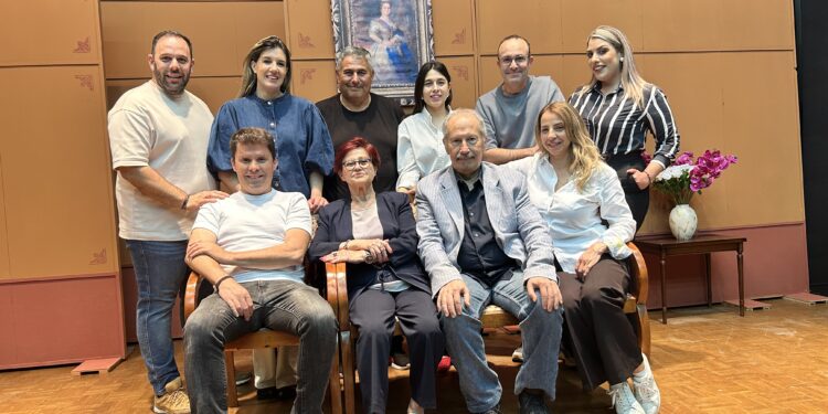 ΕΡΑΣΙΤΕΧΝΙΚΟ ΘΕΑΤΡΟ ΟΜΙΛΟΥ ΛΕΧΑΙΝΩΝ: “Μια Παράξενη Παρέα”