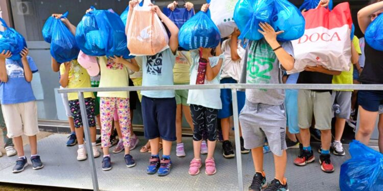 6ο ΔΗΜΟΤΙΚΟ ΣΧΟΛΕΙΟ ΑΜΑΛΙΑΔΑΣ: Μήνυμα αλληλεγγύης και οικολογικής συνείδησης από τους μαθητές