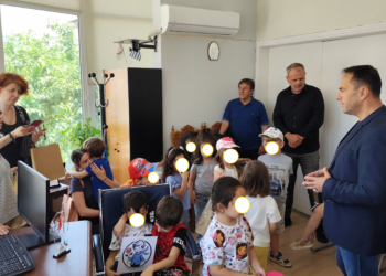 Επίσκεψη του 1ου Νηπιαγωγείου Ζαχάρως στον Δήμαρχο Κωνσταντίνο Μητρόπουλο