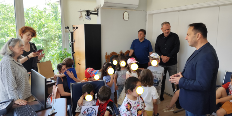 Επίσκεψη του 1ου Νηπιαγωγείου Ζαχάρως στον Δήμαρχο Κωνσταντίνο Μητρόπουλο