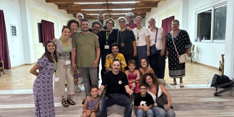 ΣΥΛΛΟΓΟΣ ΦΙΛΟΠΡΟΟΔΩΝ ΚΡΕΣΤΕΝΩΝ: Με επιτυχία η παράσταση “Εξωγηινος” με τον Αλεξανδρο Τσουβέλα