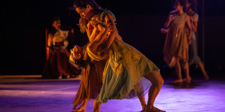 “Δύο ψυχές, μια καρδιά”: Μια παράσταση χορού-ύμνος στο έργο των δυο μεγάλων Ελλήνων συνθετών, Μάνου Χατζιδάκη και Μίκη Θεοδωράκη