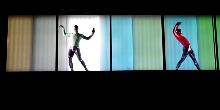 ΔΙΕΘΝΕΣ ΦΕΣΤΙΒΑΛ ΑΡΧΑΙΑΣ ΟΛΥΜΠΙΑΣ: Καθήλωσε το κοινό η πρωτοποριακή παράσταση σύγχρονου χορού Future Cargo στην Αρχαία Ολυμπία