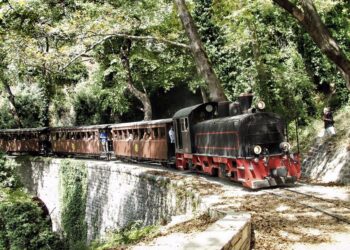 ΣΙΔΗΡΟΔΡΟΜΙΚΟΣ ΤΟΥΡΙΣΜΟΣ: Μπορεί να μπει σε… ράγες και στην Ηλεία