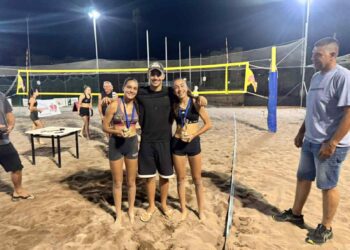 Πρωταθλήτριες Πελοποννήσου στο Beach Volley Κ17 οι αδελφές Τσούμα