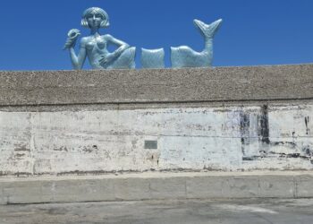 Γοργόνα στο Λιμάνι της Κυλλήνης