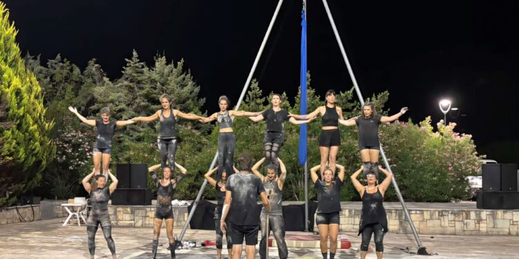 Ισορροπώντας ανάμεσα στην Τέχνη και τη Φαντασία