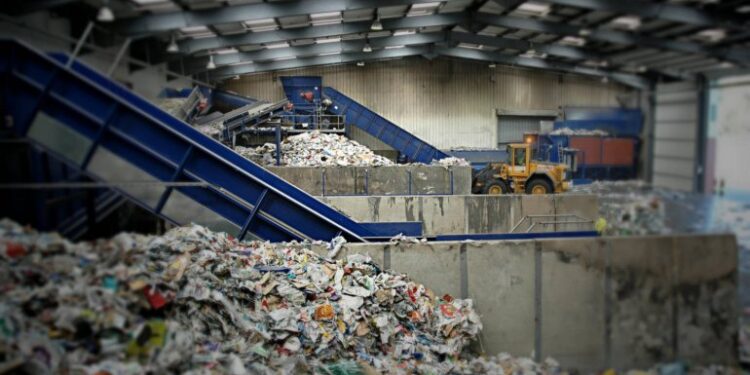 Παρέμβαση καταπέλτης για την καύση των απορριμμάτων!